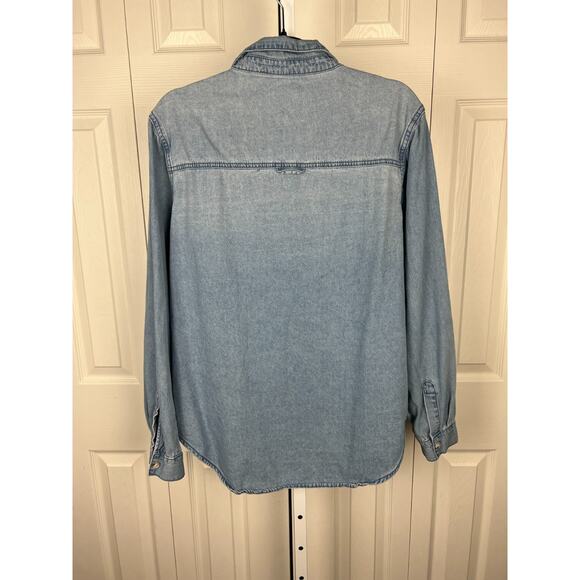 Women's XL Light Wash Denim Jean Blouse Top Roll Tab Sleeves Classic Staple - Picture 7 of 8